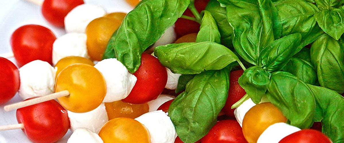 Mozzarella and Tomato Salad With an Argan Oil Dressing Recipe Mozzarella and Tomato Salad With an Argan Oil Dressing Recipe