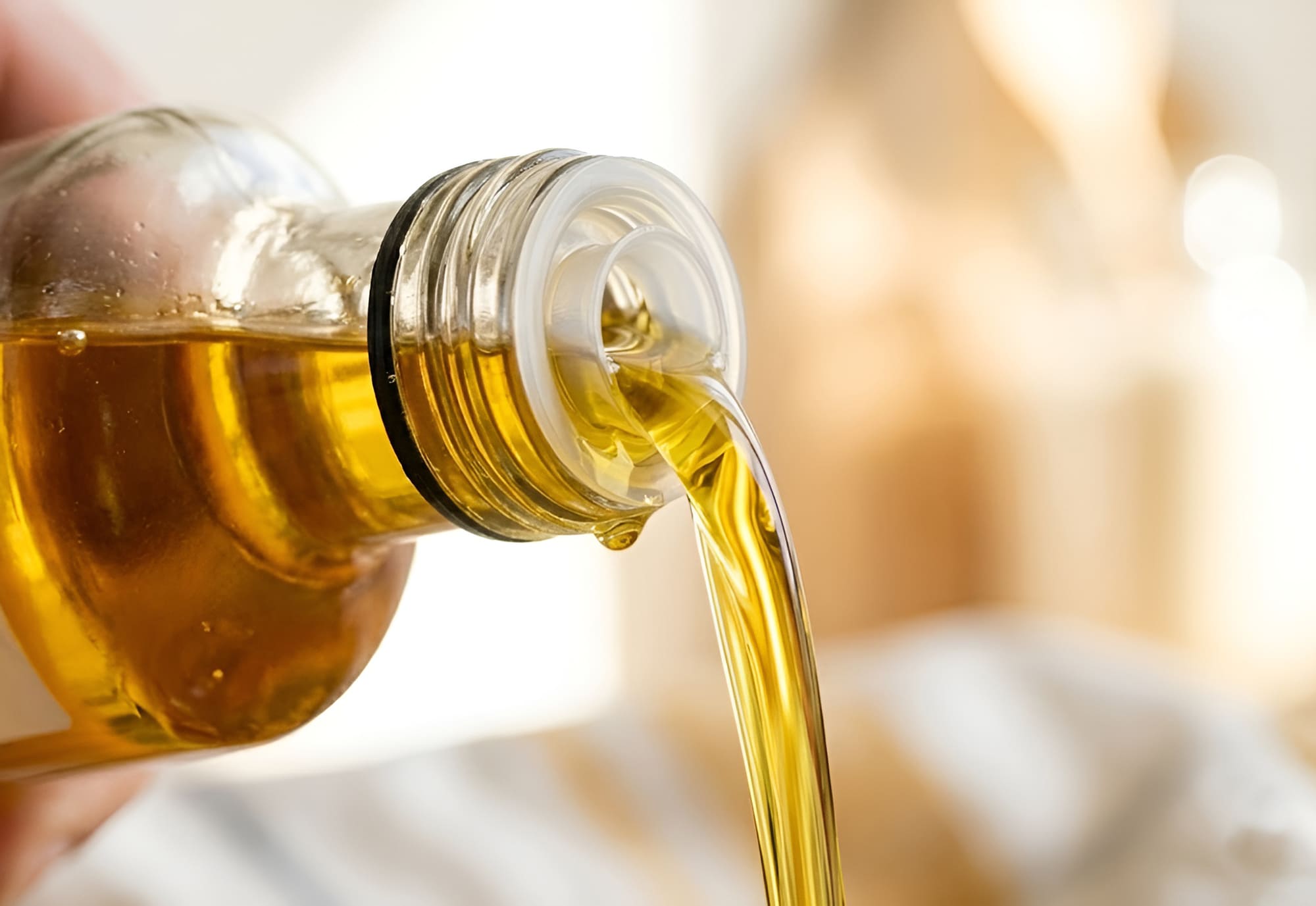 culinary argan oil pouring